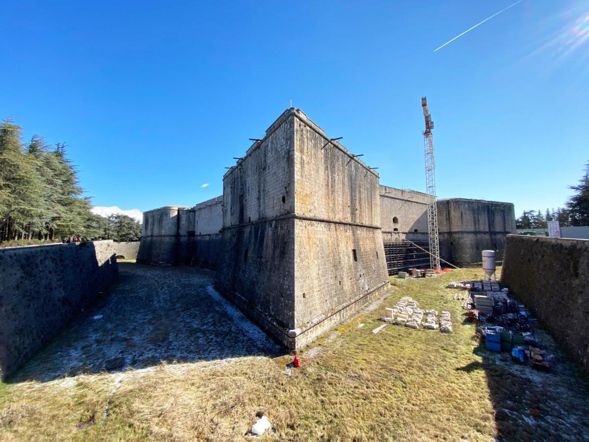 Casa San Bernardino - Private Parking Lägenhet LʼAquila Exteriör bild